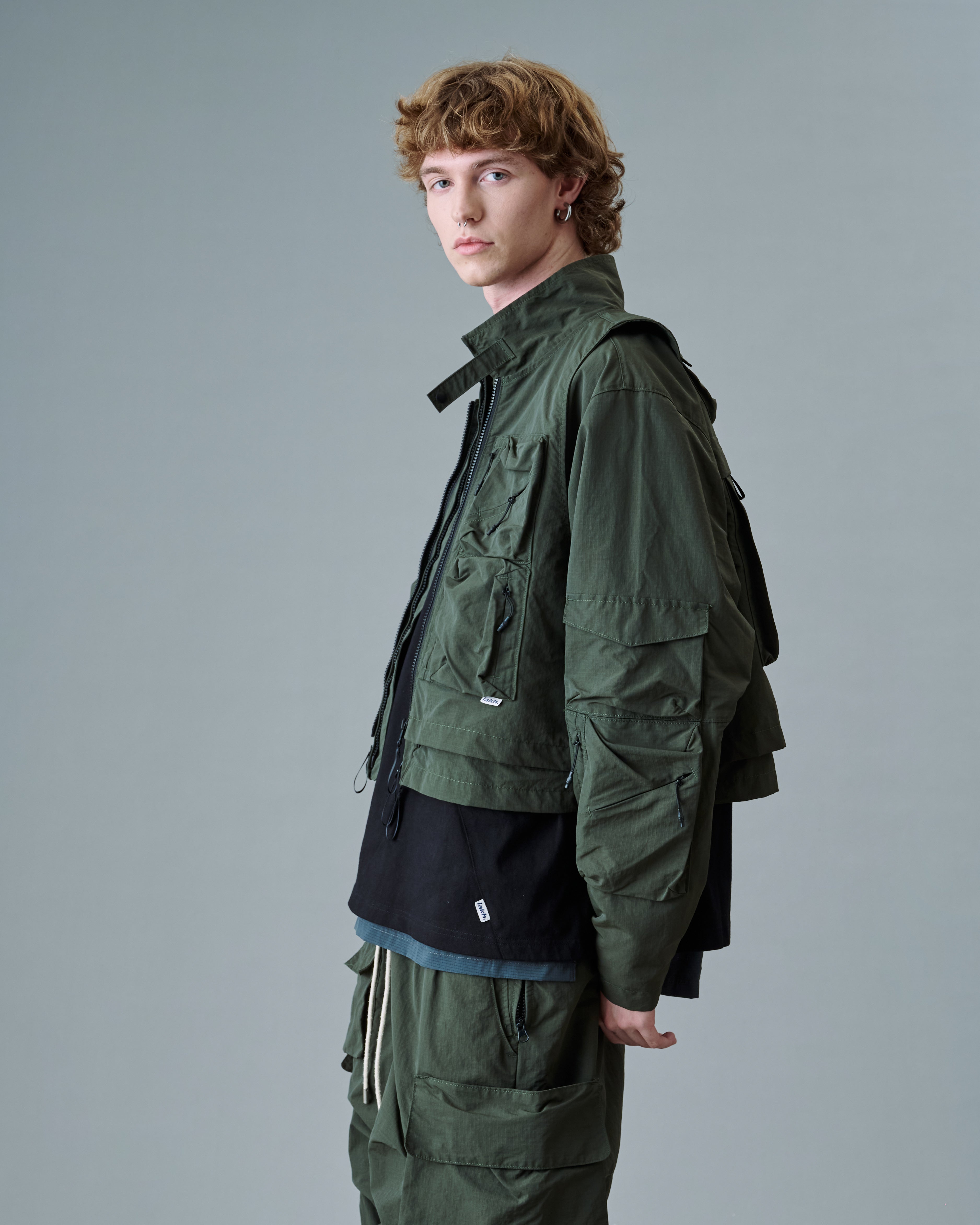 Twenty Pockets Half Jacket - Army Green